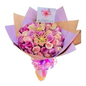 Arreglo buchon en rosas- floristeria cali