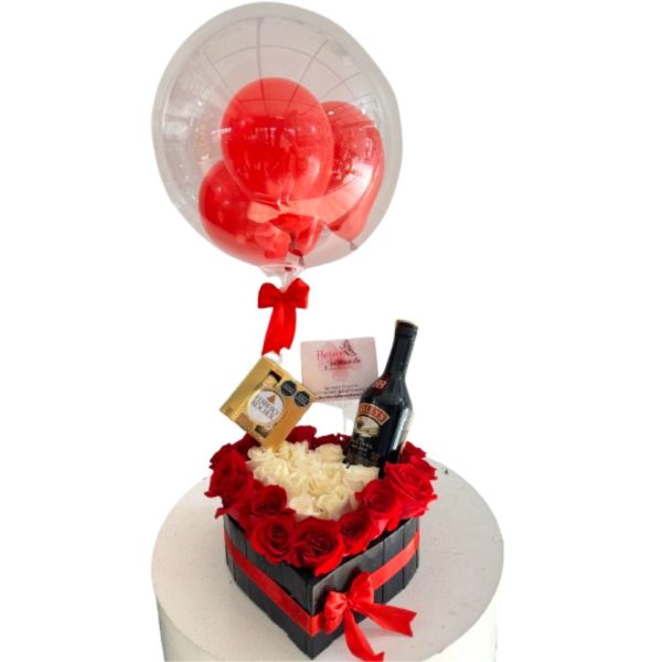 Corazon con rosas rojas, licor y chocolates floristeria cali
