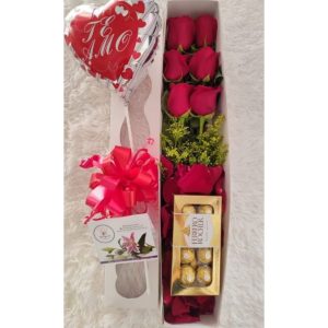 caja de rosas y chcocolates
