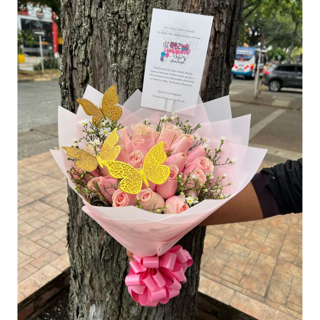 Ramo buchón en rosas rosadas- Floristeria en cali