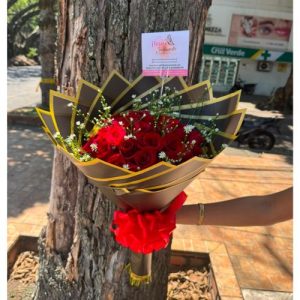 Ramo buchón de rojas- floristeria en cali