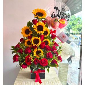 Arreglo de rosas y girasoles- floristeria en cali