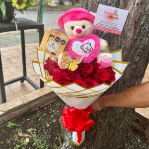 Ramo buchón de rosas, peluche y chocolates ferreros -Floristeria cali